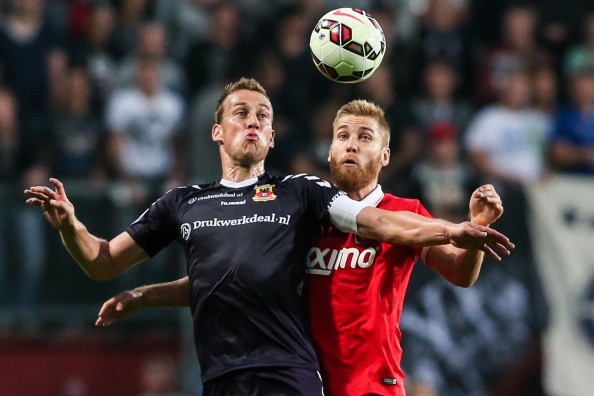 比的强光灯 比的强光灯